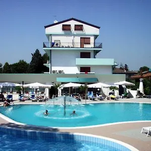 https://oasi-verde.hotelslidodijesolo.com